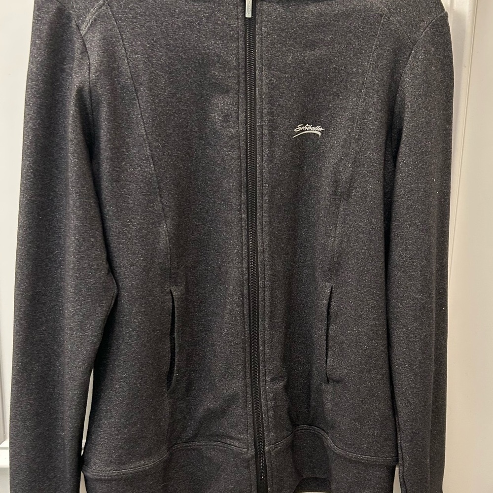 Sofibella Women's HeatherGray Jacket and matching capri leggings.